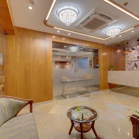 The Beacon Hotel Vadodara Bagian luar foto