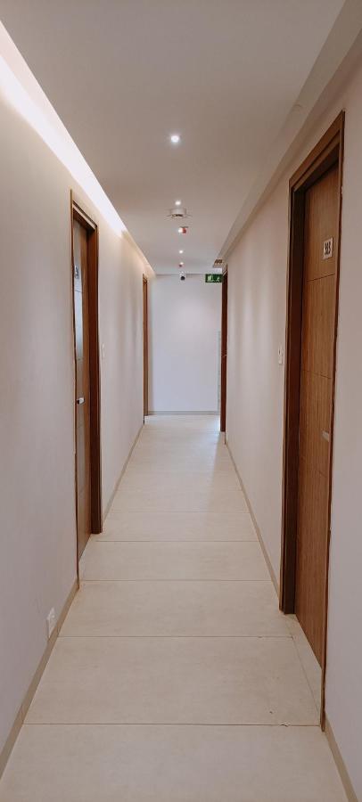 The Beacon Hotel Vadodara Bagian luar foto