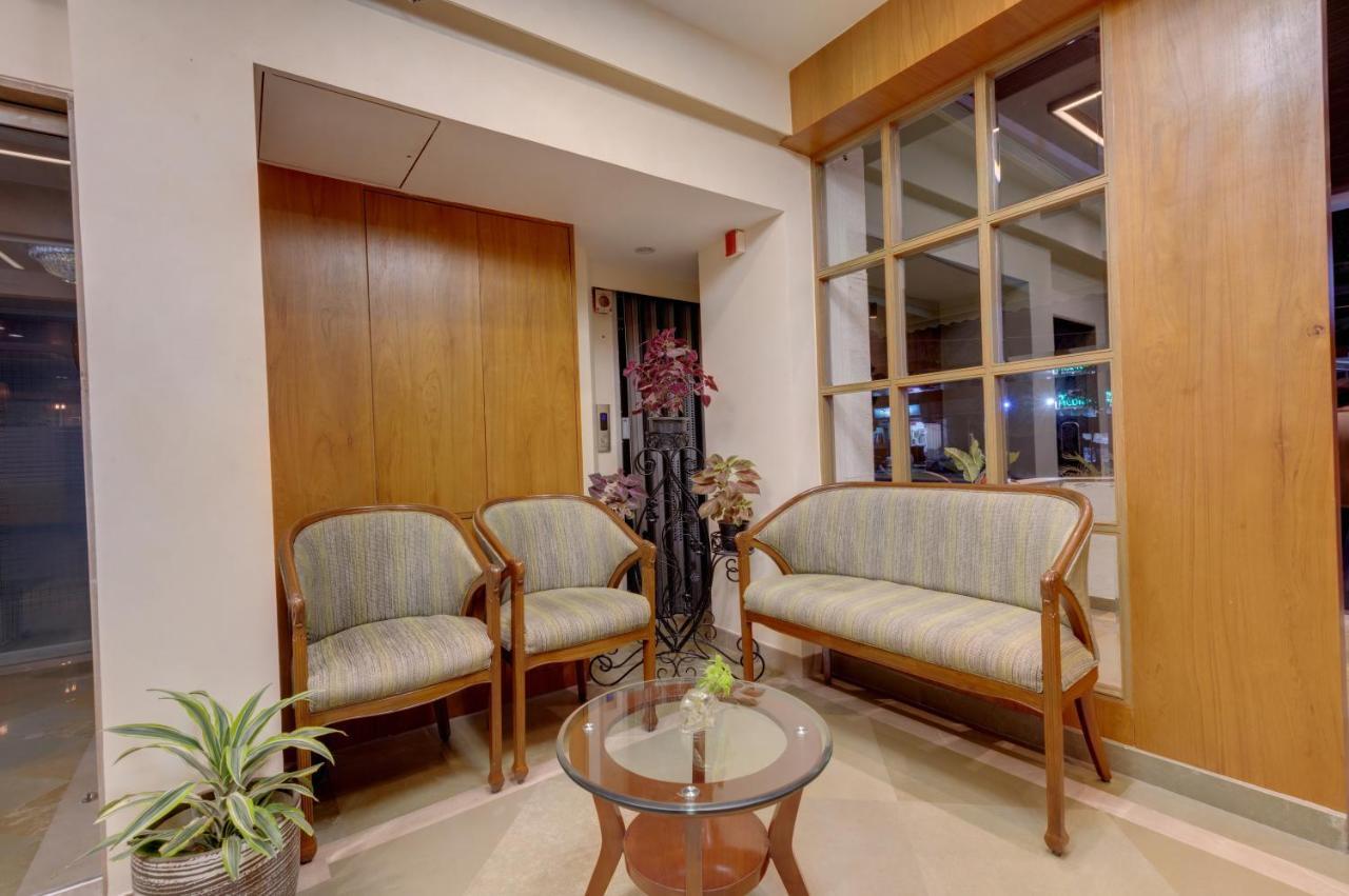The Beacon Hotel Vadodara Bagian luar foto