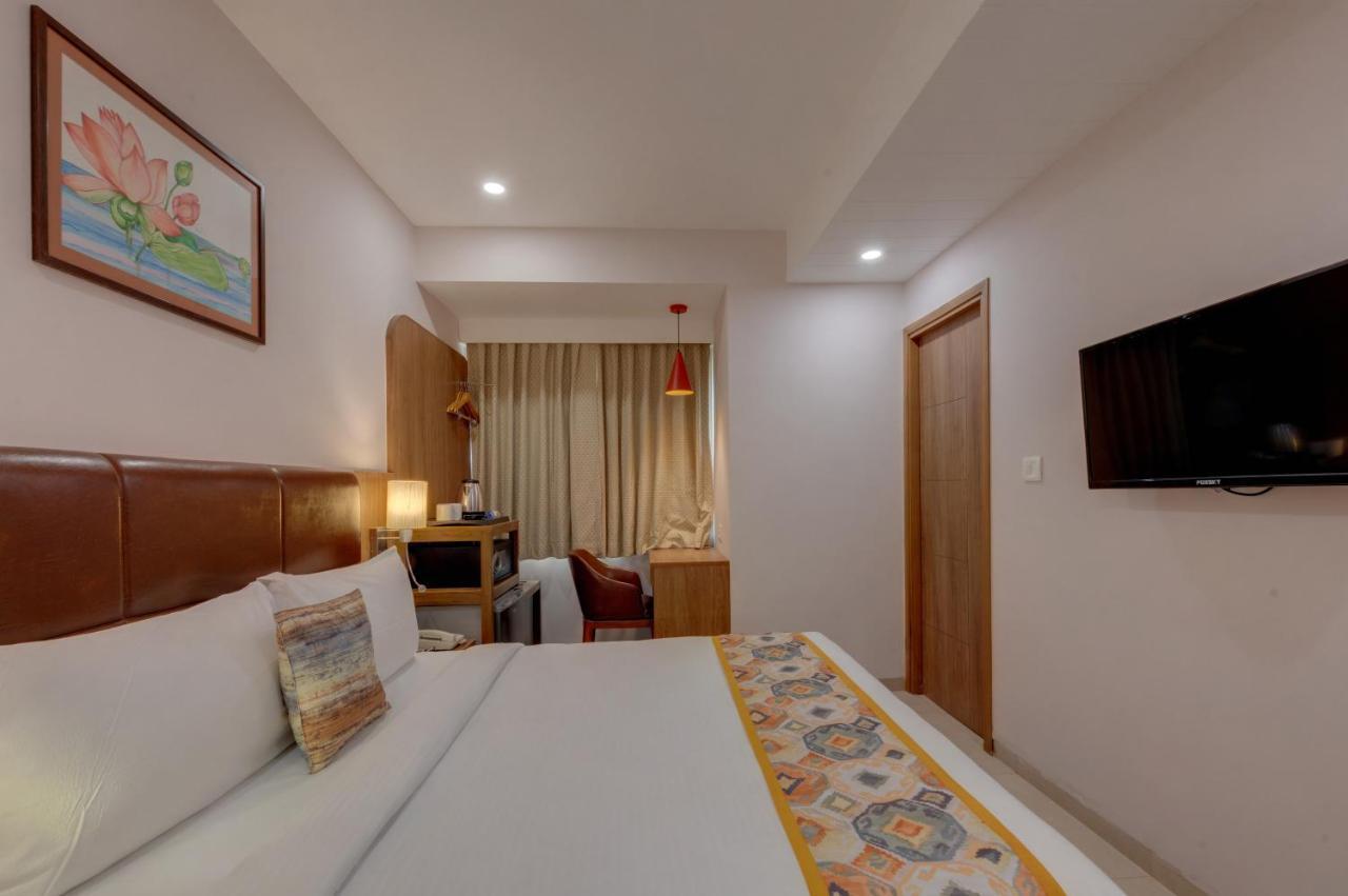 The Beacon Hotel Vadodara Bagian luar foto